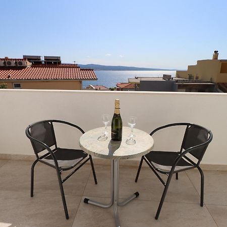 Emmi Nemira Omis Apartment Luaran gambar