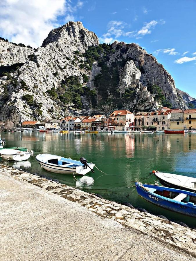 Emmi Nemira Omis Apartment Luaran gambar