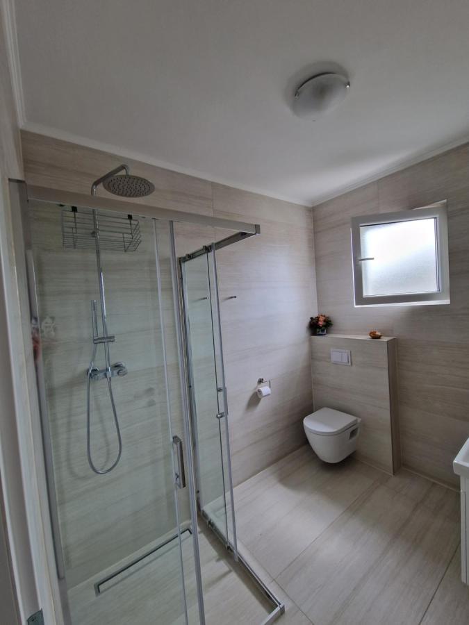 Emmi Nemira Omis Apartment Luaran gambar