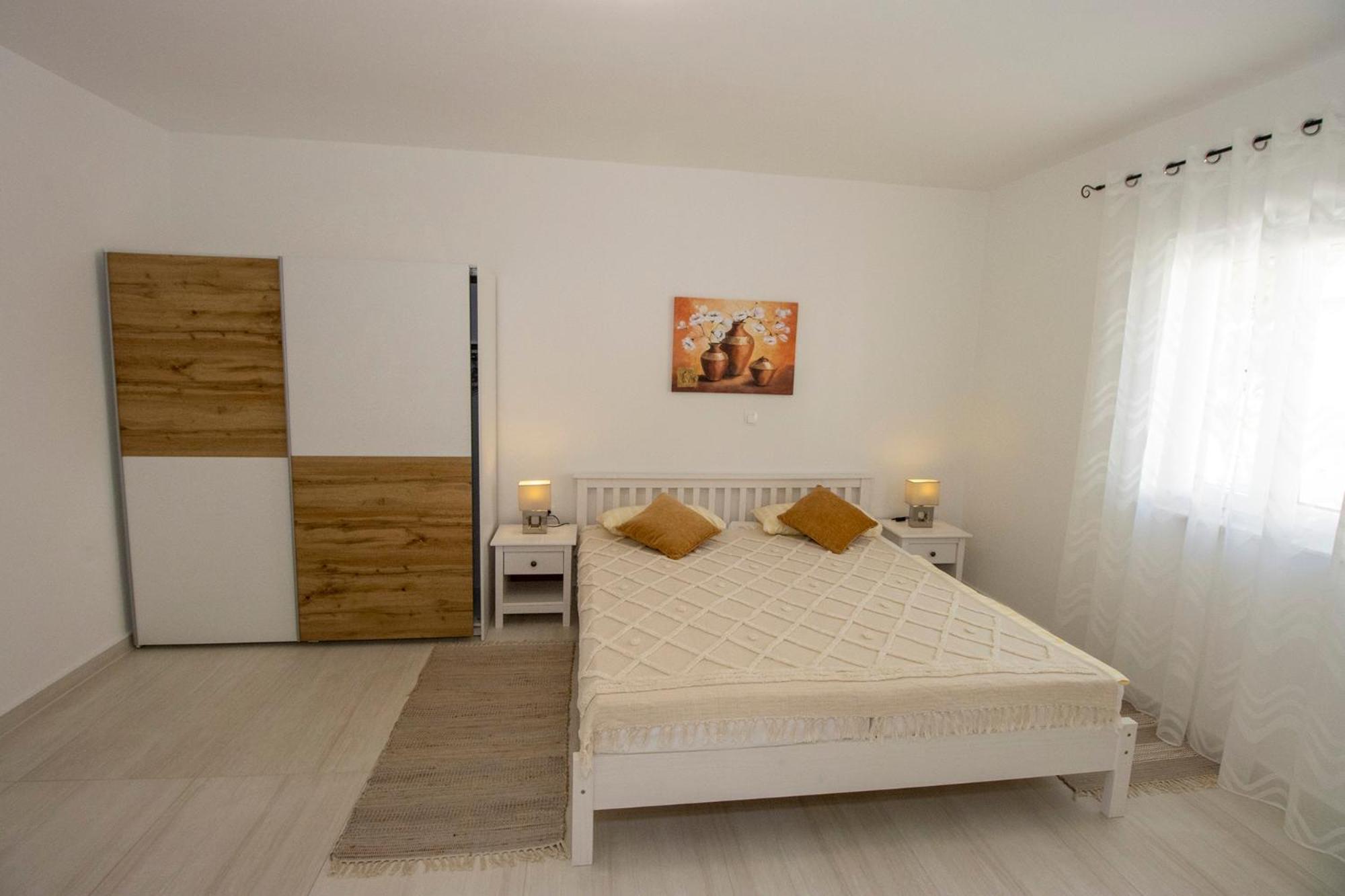 Emmi Nemira Omis Apartment Luaran gambar