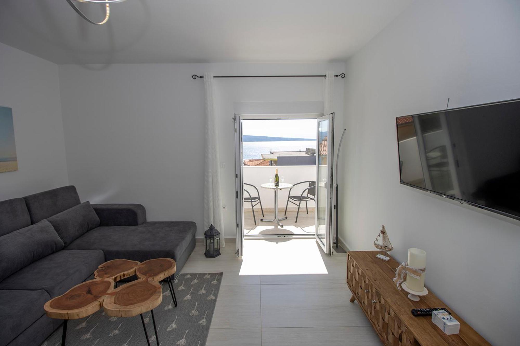 Emmi Nemira Omis Apartment Luaran gambar