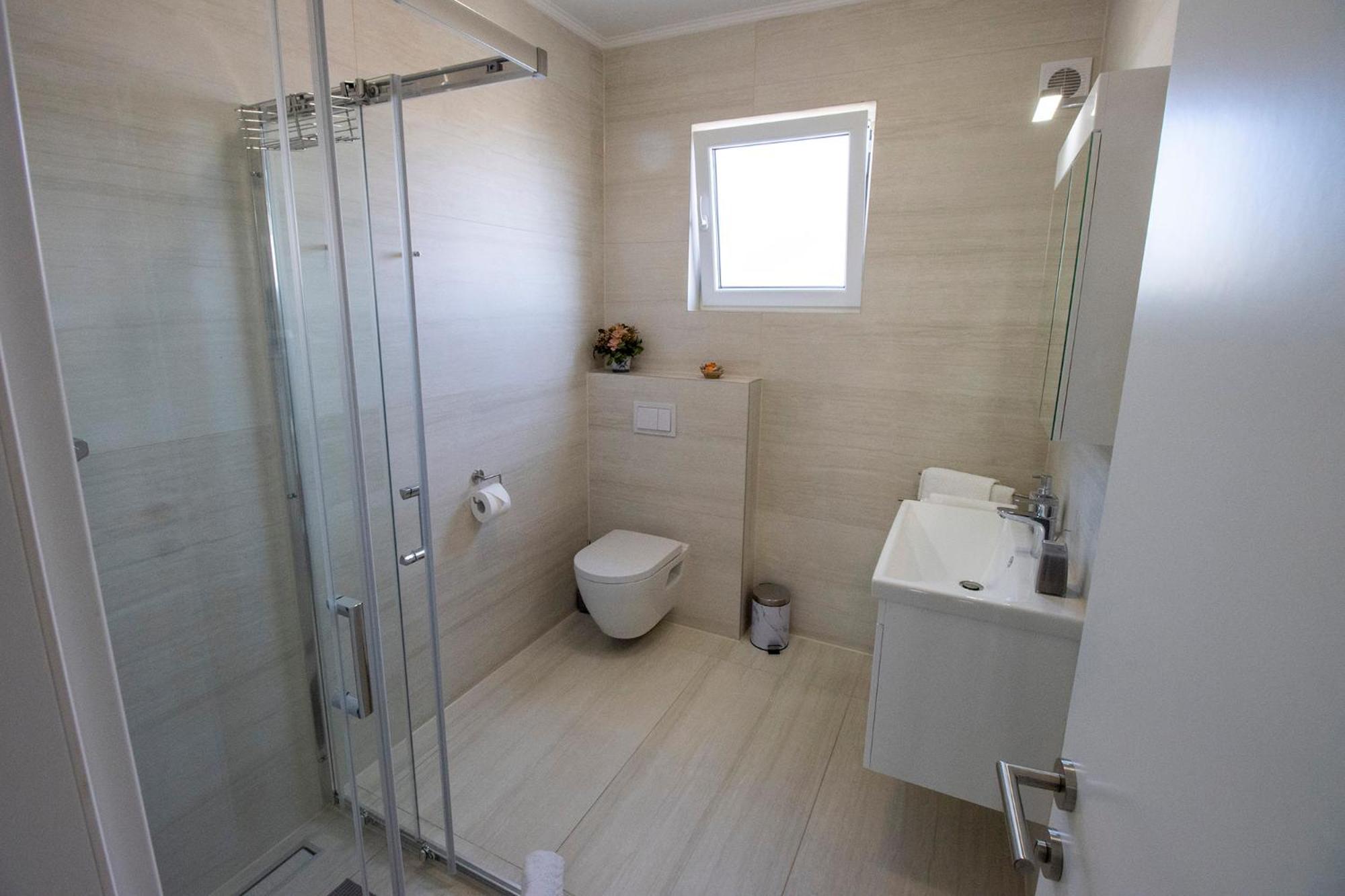 Emmi Nemira Omis Apartment Luaran gambar