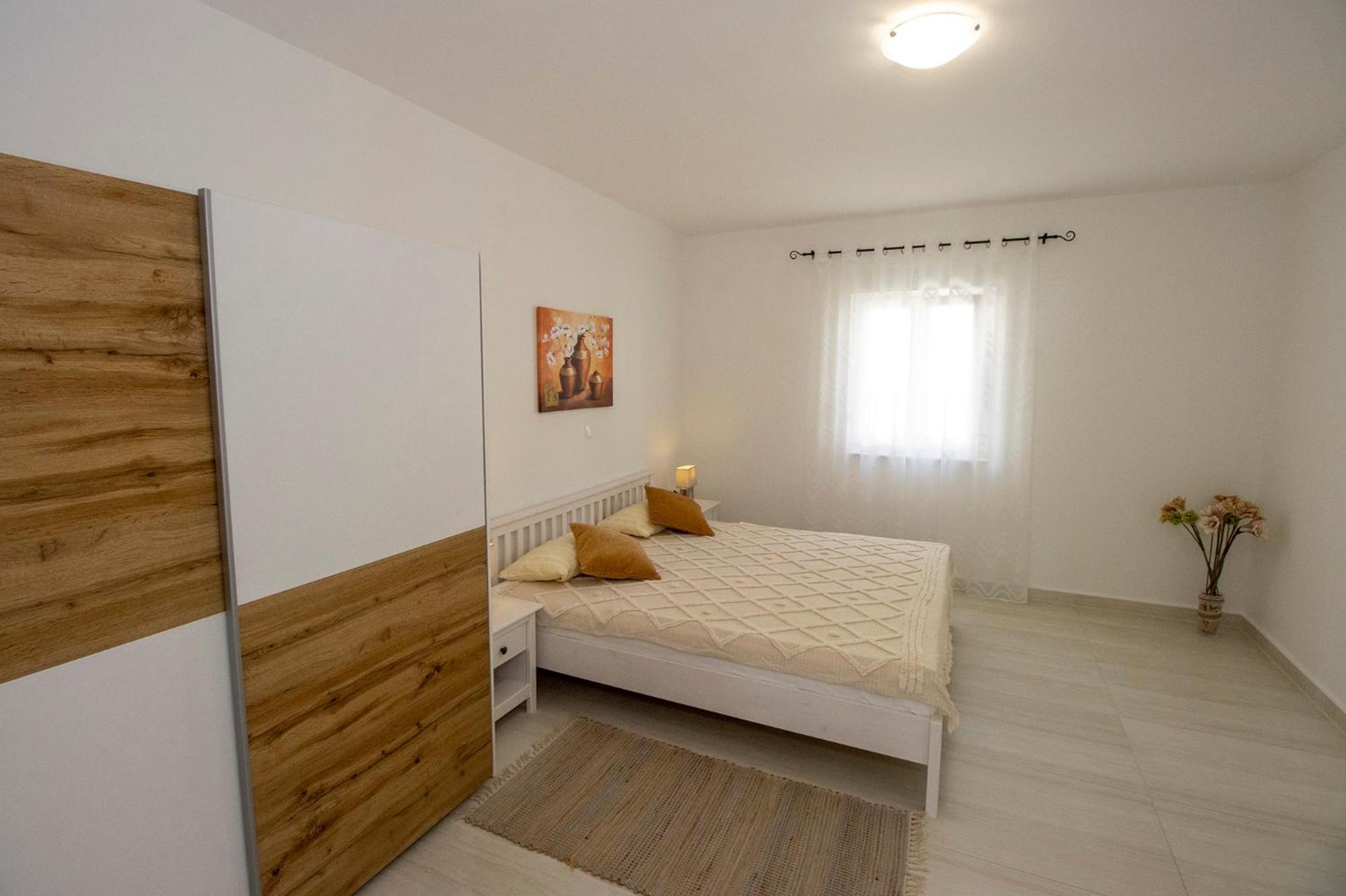 Emmi Nemira Omis Apartment Luaran gambar